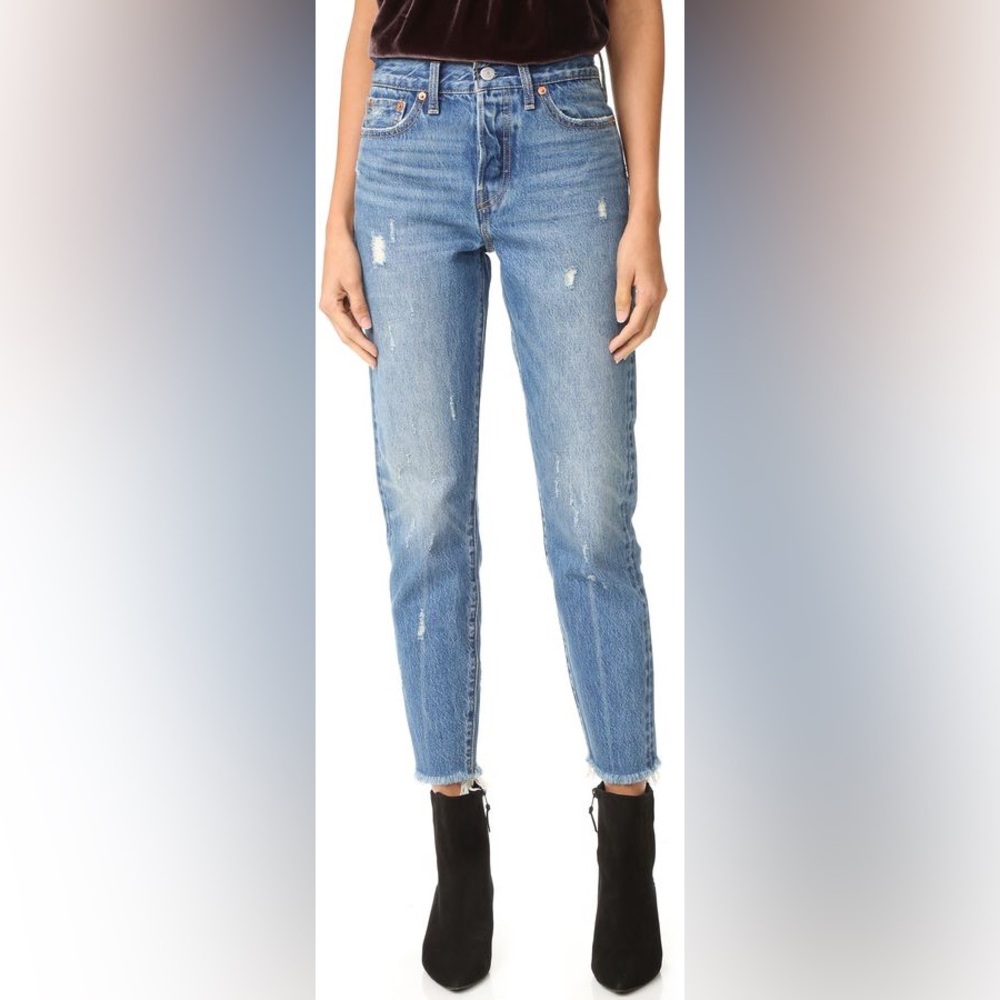 Levi’s Wedgie Icon Fit – "Crisp Winds" Wash